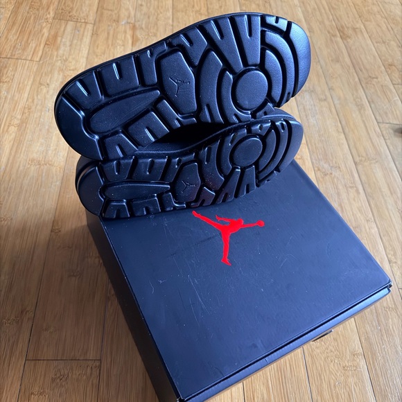 Women’s Air Jordan Loafer Mule - Picture 4 of 9